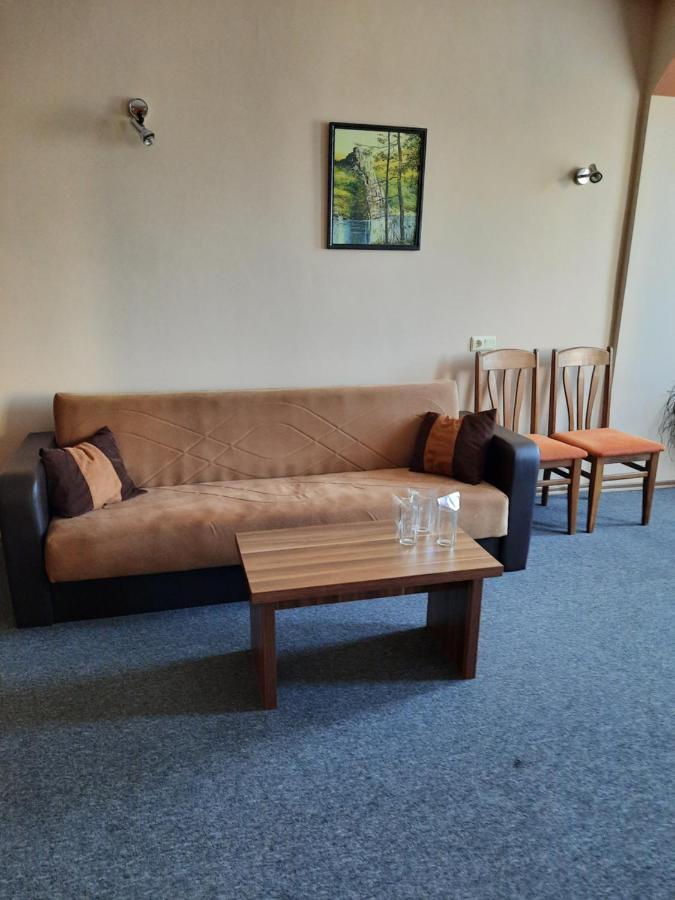 Hotel Mizia Tărgovište Esterno foto